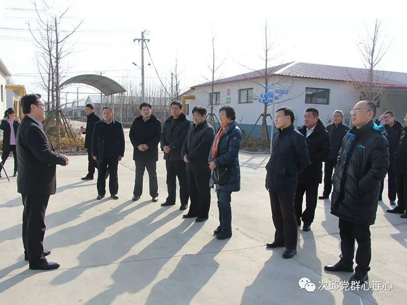 市政協(xié)原副主席、民建市委原主委?；萏m，市人大常委、民建市委副主委周中穩(wěn)一行到我公司調(diào)研蘆花雞養(yǎng)殖發(fā)展情況
